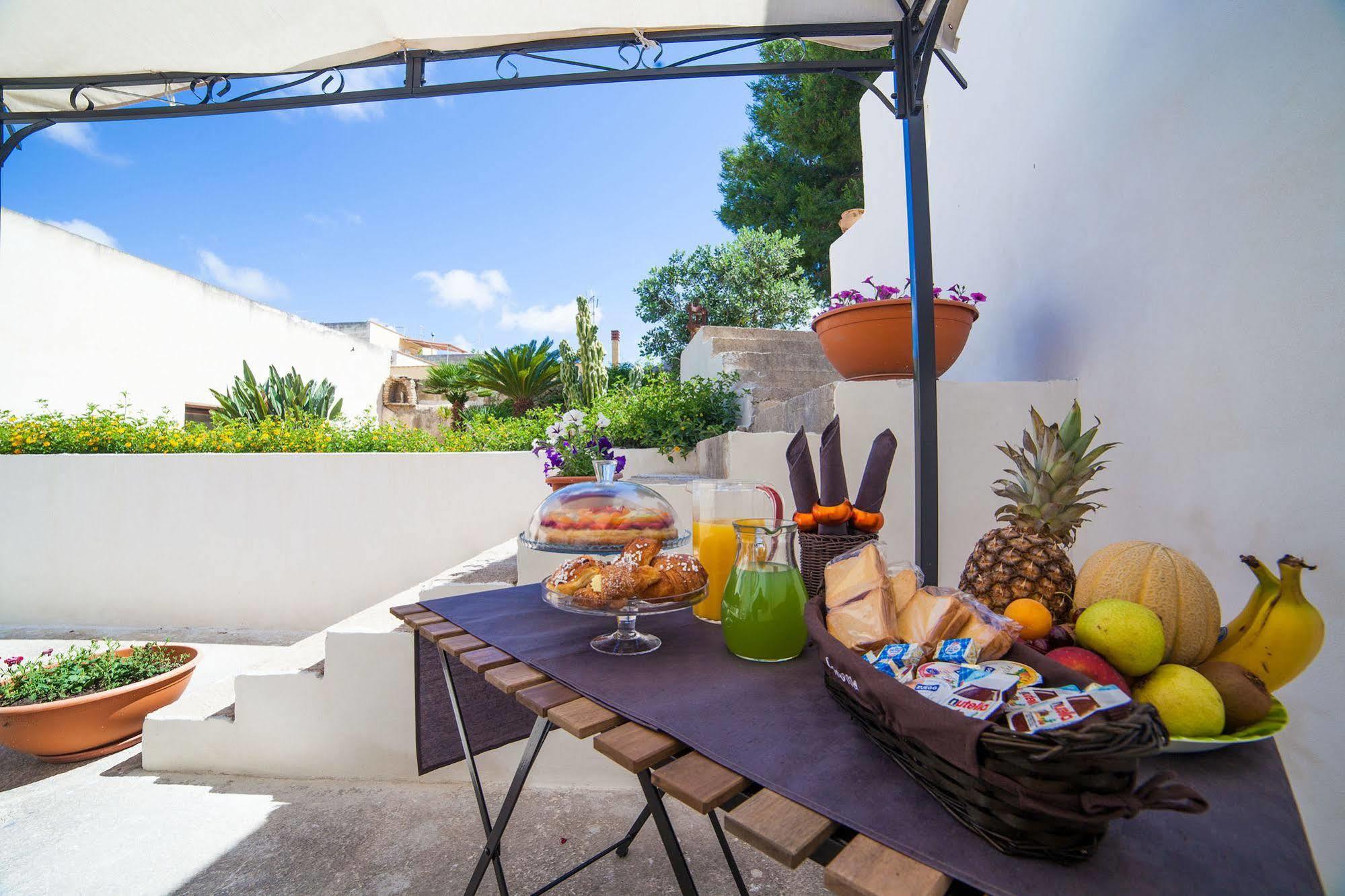 B&B Bianco Sale Trapani Rilievo Exterior foto
